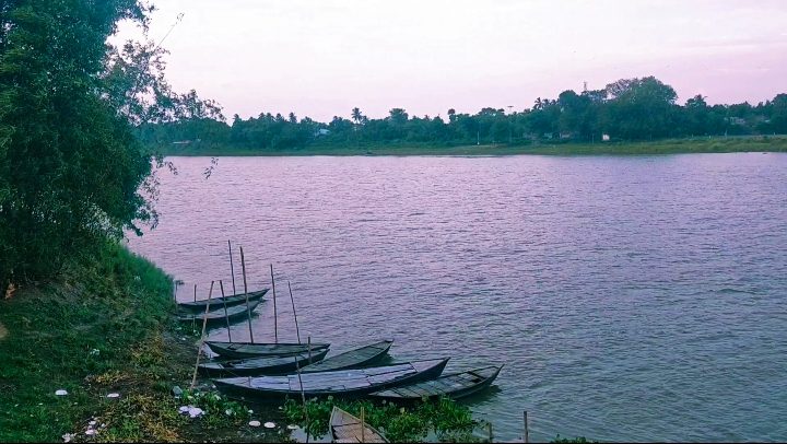 ভোলাহাটের বিনোদন ও সৌন্দর্য বিকাশে নতুন সম্ভাবনার দুয়ার মুন্সিগঞ্জ মাঠ ও মহানন্দার তীর