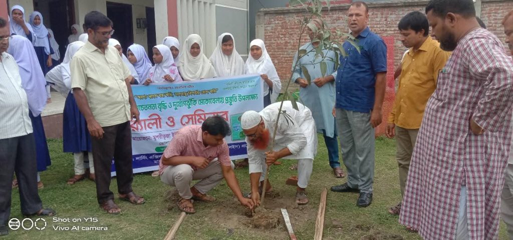 ভোলাহাটে উন্নয়ন ও আইন প্রয়োগে উপজেলা প্রশাসনের তৎপরতা